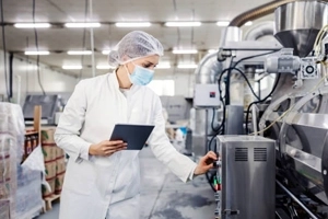 Soluții Dynamic Industry din inox pentru linii de producție în industria alimentară